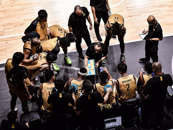 Pelatih Dewa United Tak Peduli meski Belum Terkalahkan di IBL