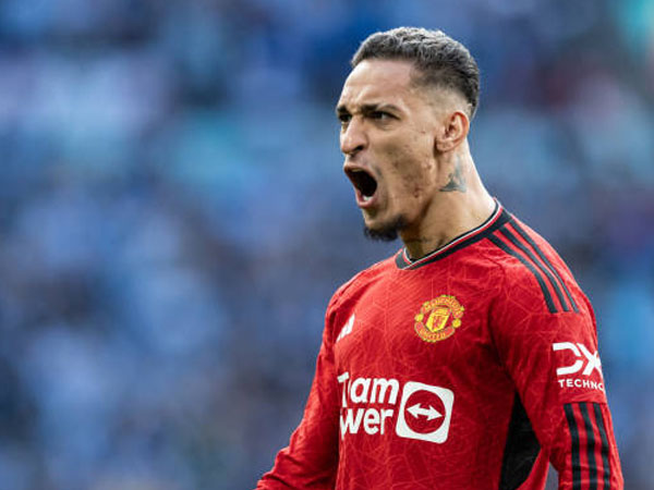 Pembelaan Antony Setelah Lakukan Selebrasi Depan Pemain Coventry City