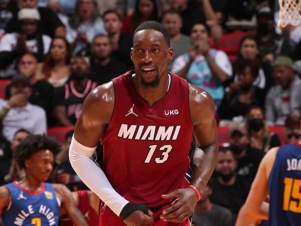 Erik Spoelstra terkesan dengan kemampuan bertahan Bam Adebayo.