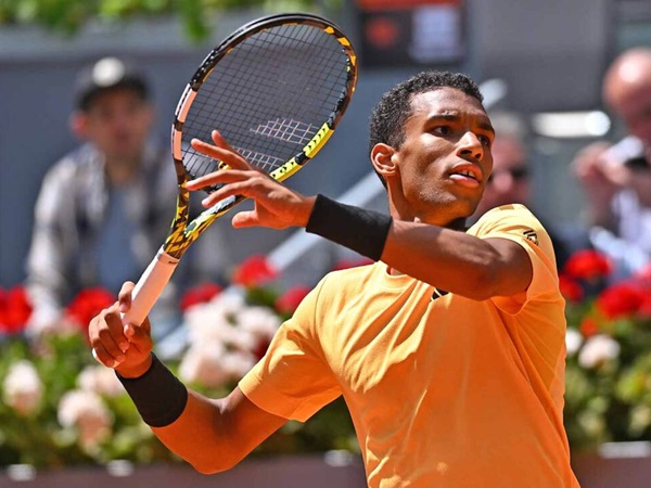 Felix Auger Aliassime Bendung Laju Yoshihito Nishioka Di Madrid