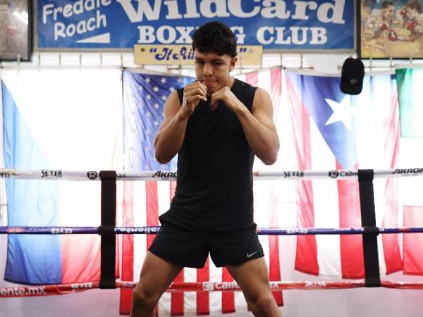 Jaime Munguia berlatih keras di kamp pelatihannya. (Foto: Golden Boy Promotions)