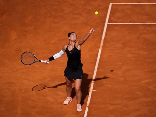 Sara Errani Berjuang Habis-Habisan Demi Depak Caroline Wozniacki Dari Madrid