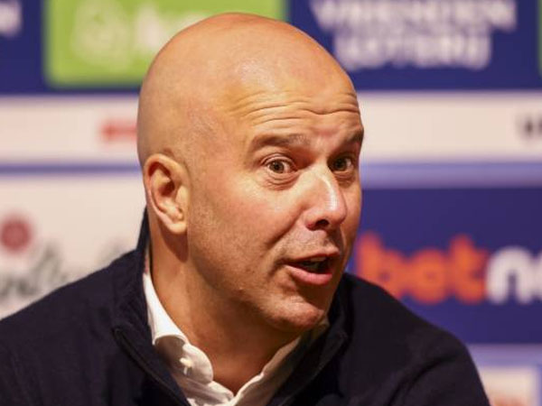 Arne Slot Dipercaya Jadi Penerus Jurgen Klopp, Legenda Liverpool Tak Yakin