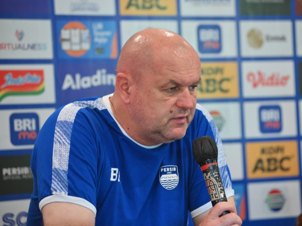 pelatih Persib, Bojan Hodak