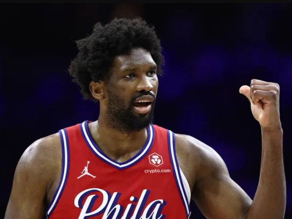 Joel Embiid tidak menduga penggemar Knicks memenuhi Wells Fargo Center di Philly. (Foto: AP)
