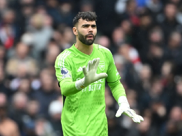 Penjaga gawang Arsenal, David Raya