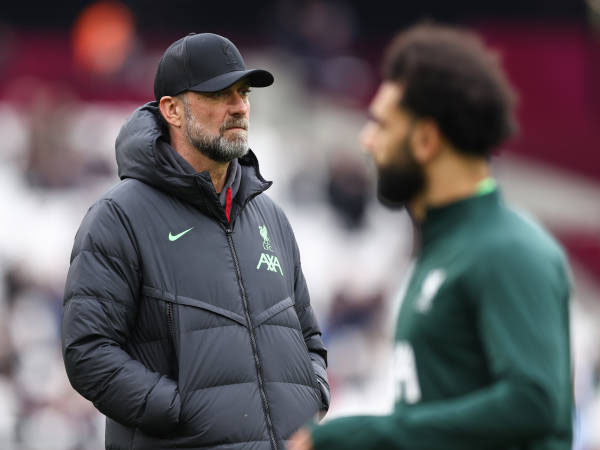 Gary Neville Ikut Komentari Perselisihan Mohamed Salah dan Jurgen Klopp