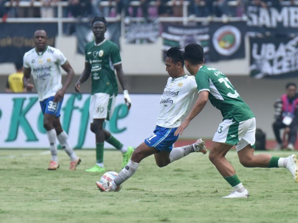 Persib kalah dari PSS dengan skor 0-1