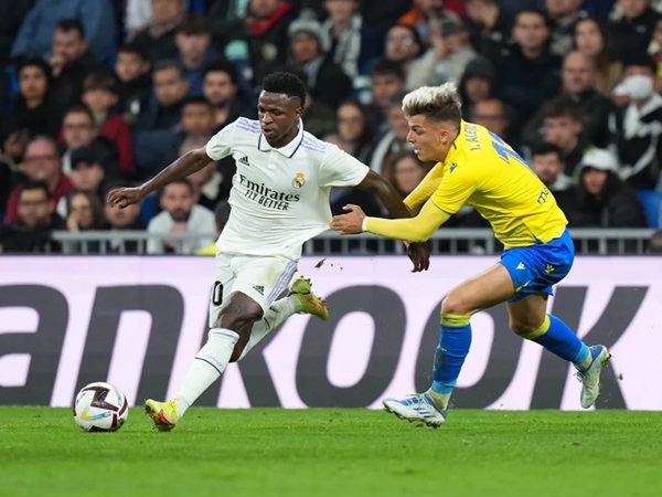 Pemain Sayap Cadiz Jelaskan ke Vinicius Tweet Tahun 2022