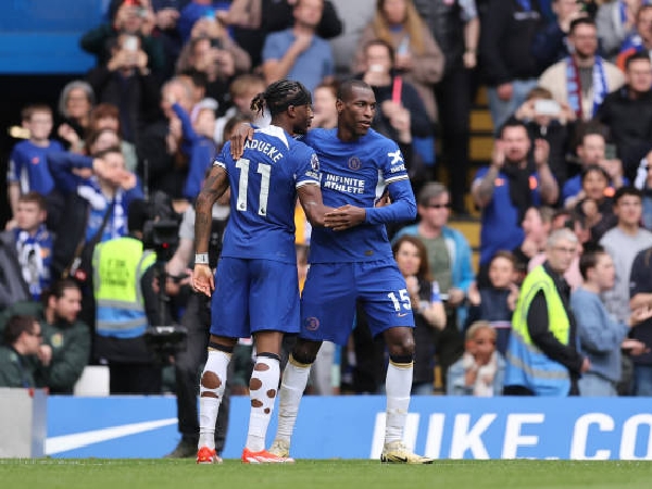 Noni Madueke dan Nicolas Jackson membantu Chelsea melibas West Ham 5-0