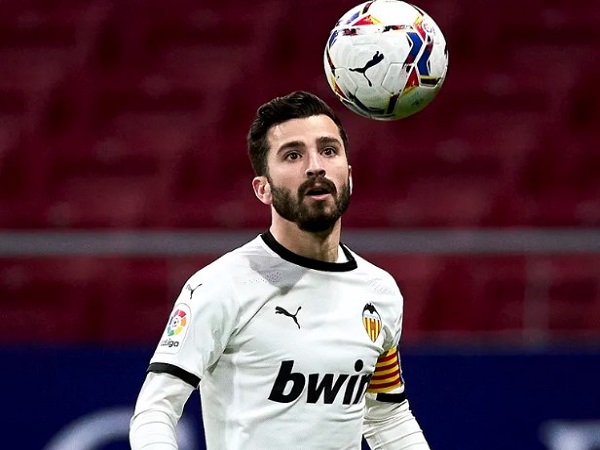 Barcelona Mencari Bek Kiri yang Berpengalaman