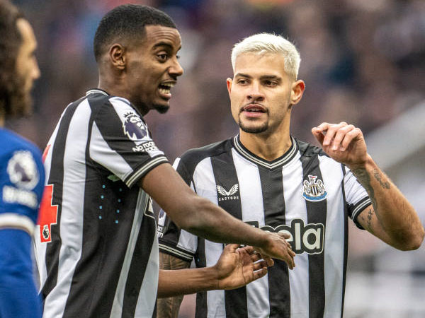 Eddie Howe Berharap Bruno Guimaraes dan Alexander Isak Bertahan