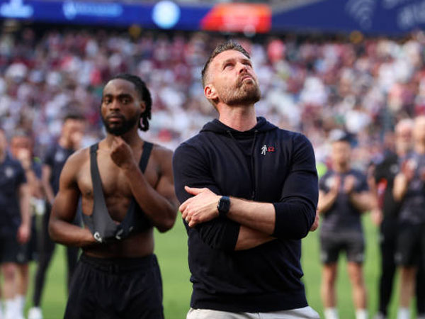 Rob Edwards Akui Premier League Terlalu Berat Bagi Luton Town