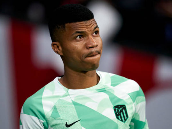 Inginkan Reinildo, Manchester United Harus Bersaing dengan Aston Villa