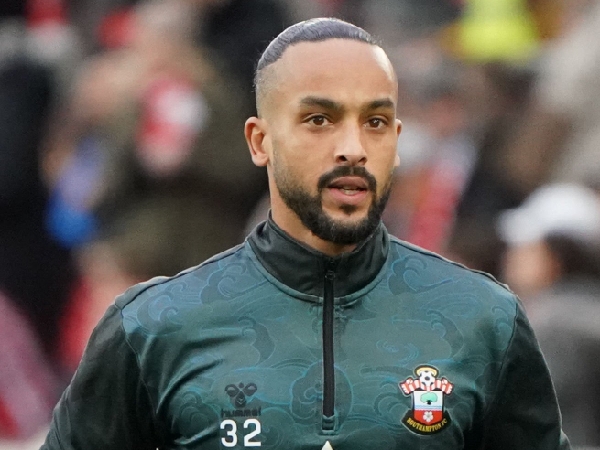 Theo Walcott mengeluhkan penggunaan VAR di Premier League