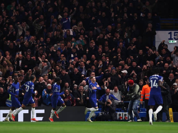 Chelsea menaikkan harga tiket musiman Premier League