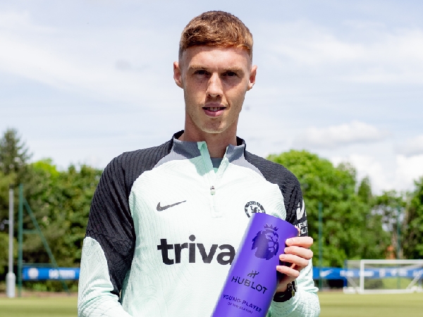 Cole Palmer meraih penghargaan Pemain Muda Terbaik Premier League