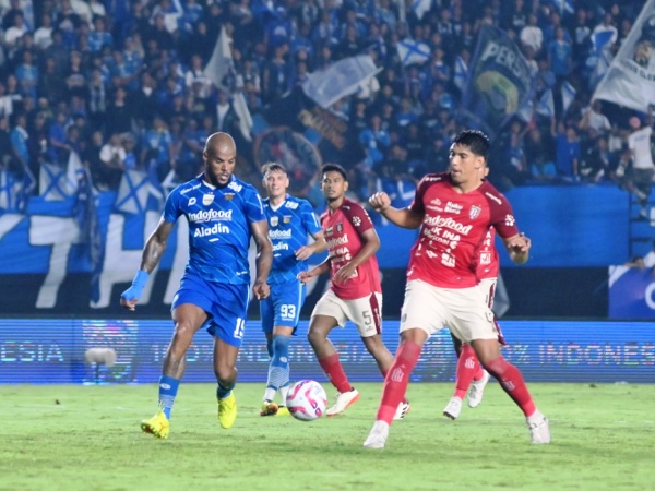 David da Silva bangga jadi pemain terbaik bulan April