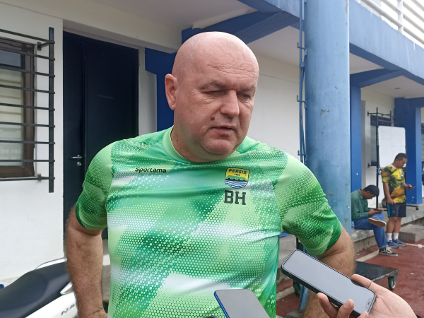 pelatih Persib, Bojan Hodak