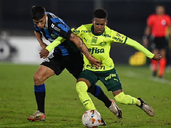 Chelsea hampir mendapatkan Estevao Willian dari Palmeiras