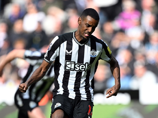 Arsenal tertarik dengan striker Newcastle, Alexander Isak