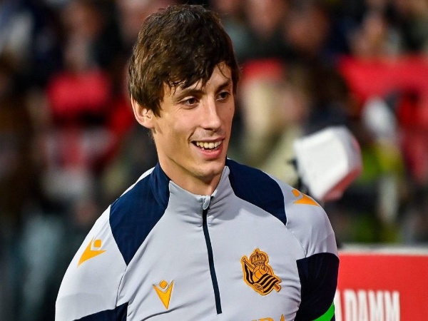 Defender incaran Atletico Madrid