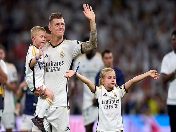 Toni Kroos Sampaikan Salam Perpisahan ke Fans di Laga Terakhirnya