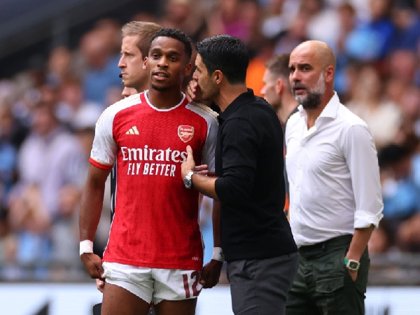 Jurrien Timber dan manajer Arsenal, Mikel Arteta