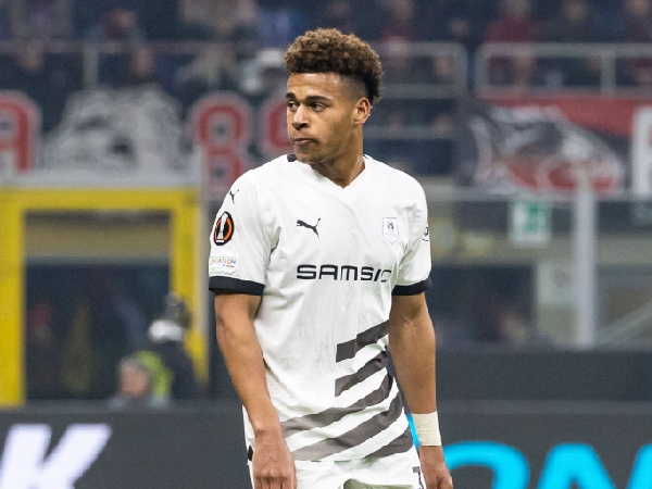 Arsenal meramaikan perguruan gelandang Rennes, Desire Doue