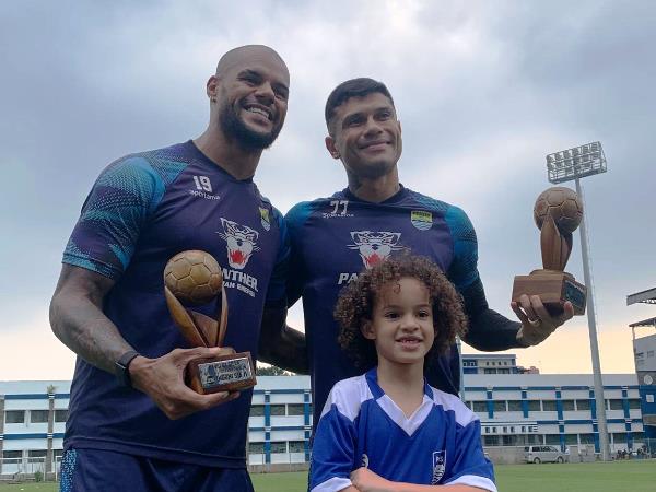 David da Silva dan Ciro Alves mendapat penghargaan dari APPI