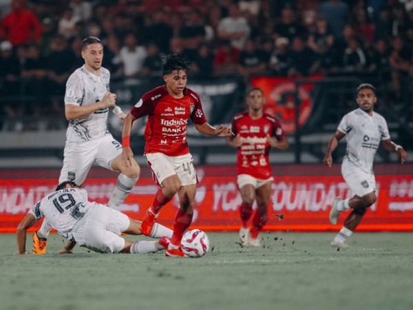 Pertandingan leg pertama antara Bali United vs Borneo FC