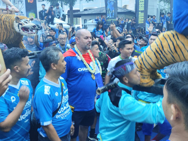 Bojan Hodak di acara perayaan juara Persib