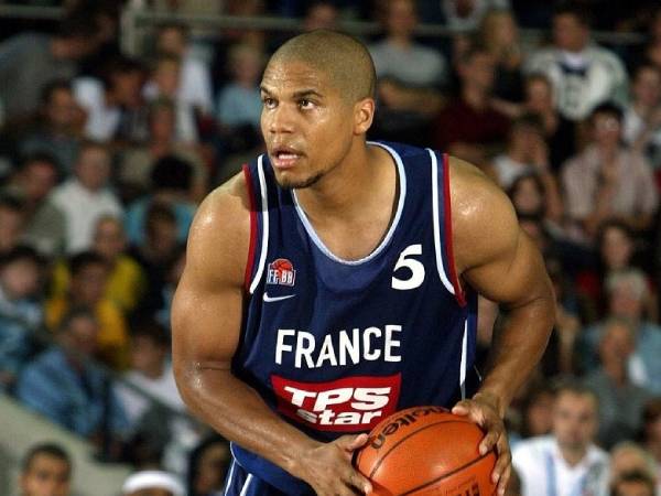 Tariq Abdul-Wahad mengatakan para atlet dapat berbicara di media sosial dan harus menemukan cara untuk menyoroti apa yang terjadi di Gaza. (Foto: AFP)