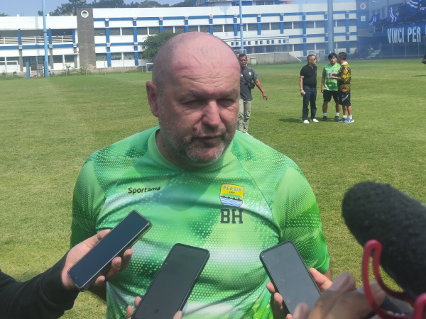 pelatih Persib, Bojan Hodak