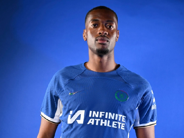 Manchester United gagal mendapatkan Tosin Adarabioyo