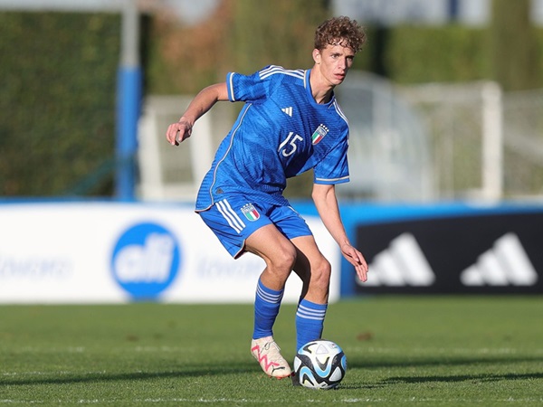 Barcelona Akan Kehilangan Salah Satu Bek Berbakatnya