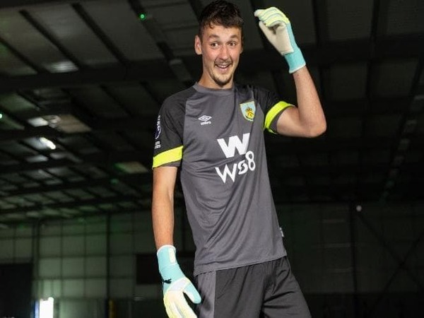 Penjaga gawang milik Burnley yaitu James Trafford, menjadi incaran Newcastle United untuk dijadikan sebagai pelapis dari Nick Pope / via Burnley Express