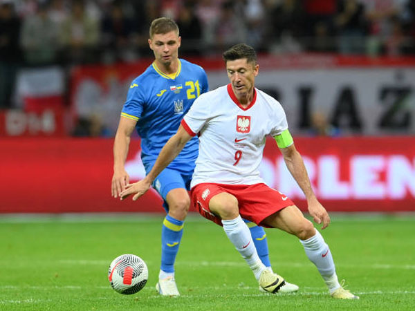 Timnas Polandia Kalahkan Ukraina 3-1, Cedera Arkadiusz Milik Jadi Sorotan