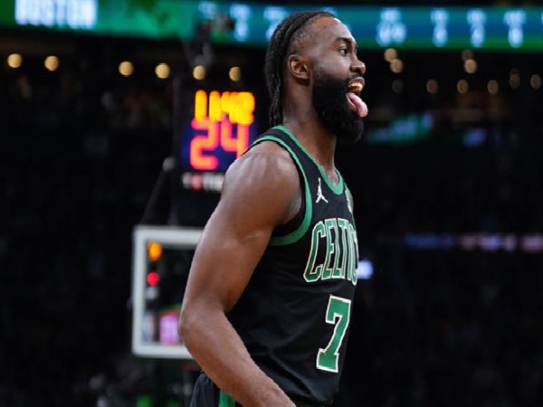Shaquille O'Neal Berikan Jaylen Brown Setelah Menangkan Game 2