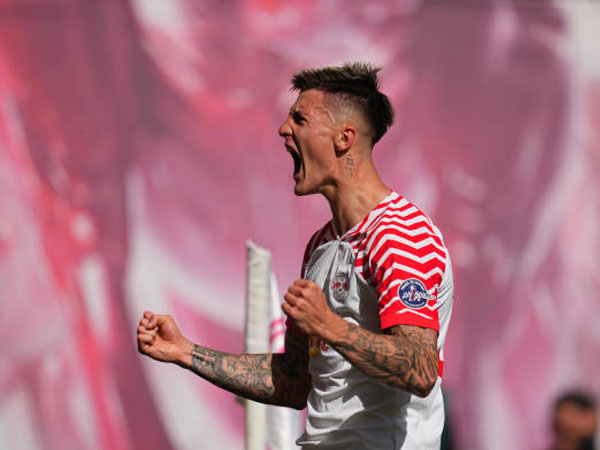 Abaikan Tawaran Klub Premier League, Benjamin Sesko Bertahan di RB Leipzig