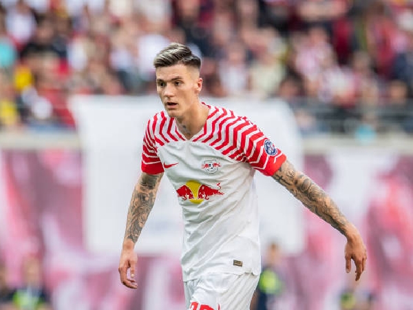 Benjamin Sesko tidak akan meninggalkan RB Leipzig