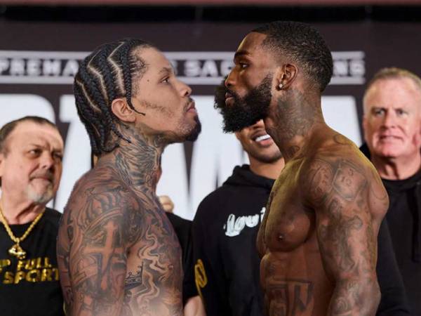 Frank Martin (kanan) dan Gervonta Davis. (Foto: Ring TV)