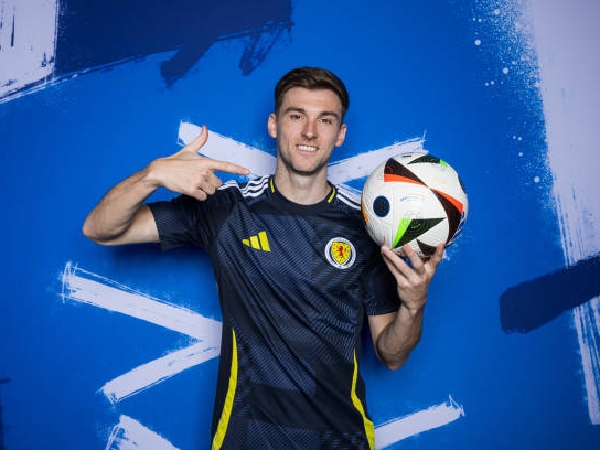 Fulham mengincar bek kiri Arsenal, Kieran Tierney