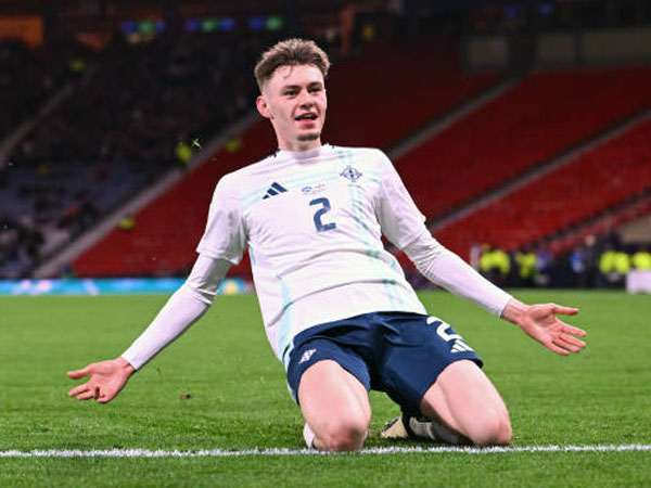 Bawa Irlandia Utara Menang 2-0 Atas Andorra, Bek Liverpool Cetak Rekor