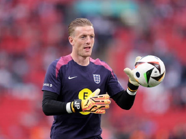 Penjaga gawang nomor satu Inggris, Jordan Pickford