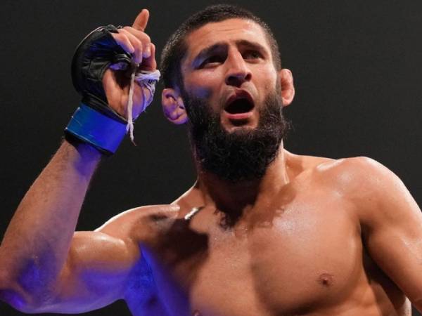 Kartu pertandingan di Arab Saudi dianggap sebagai ajang yang tepat bagi Khamzat Chimaev untuk kembali tampil dalam laga perebutan gelar juara dunia kelas menengah melawan Whittaker. (Foto: ESPN)
