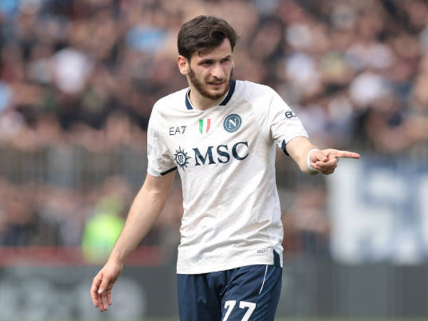 Khvicha Kvaratskhelia Menuju Liverpool? Drama Kontrak dengan Napoli Terkuak