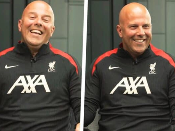 Akhirnya! Inilah Potret Pertama Arne Slot dengan Atribut Liverpool