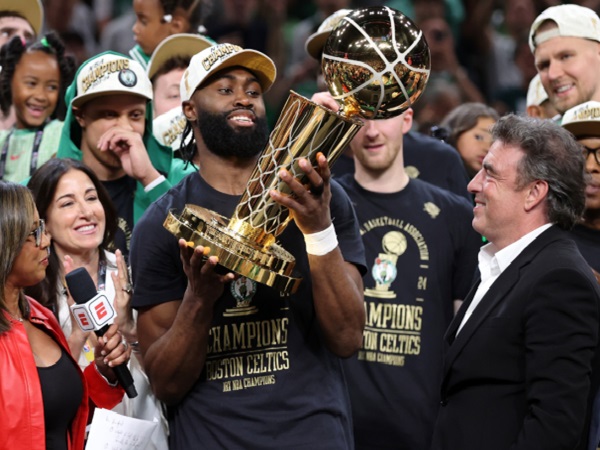 Jaylen Brown Puji Tatum Setelah Menangkan MVP Final