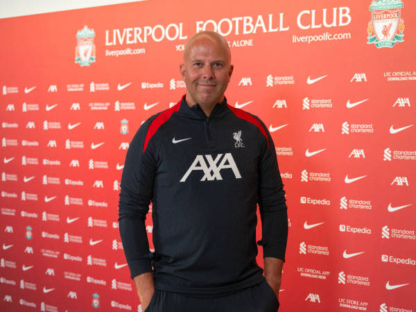 Arne Slot dan Richard Hughes Lakukan Diskusi Harian Soal Transfer Liverpool